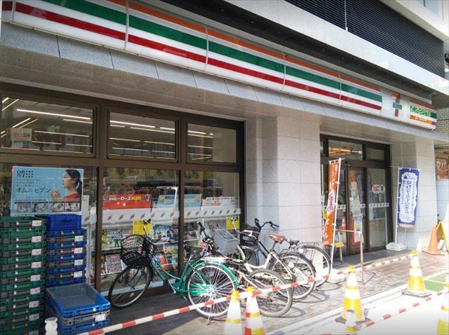 コンビニ　セブンイレブン蒲田駅前店（コンビニ）まで60m