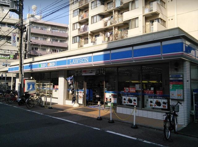 コンビニ　ローソン蒲田駅東店（コンビニ）まで130m