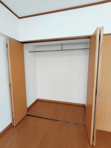 収納　西側洋室・収納