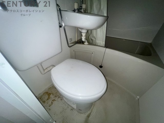 トイレ　浴室内にトイレがあります♪