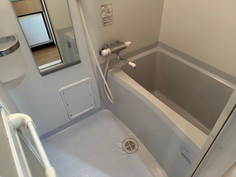 バス・シャワールーム　同物件別部屋写真