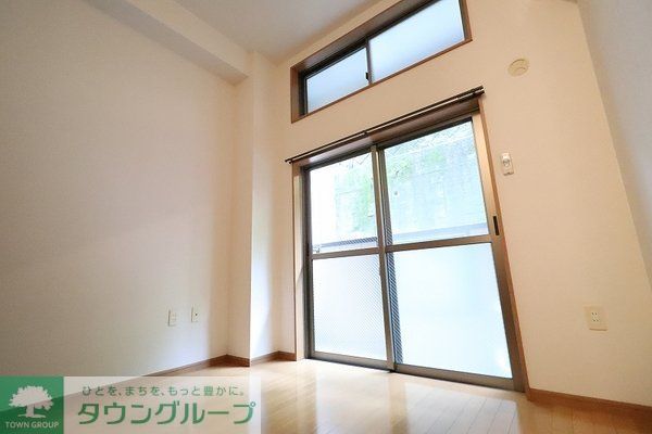 アリエスTAKATORI 191の居間写真