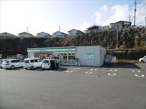 コンビニ　ファミリーマート 日立滑川二丁目店（コンビニ）まで653m
