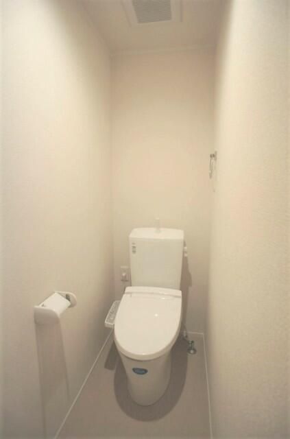 都営大江戸線 新江古田駅 徒歩9分 3階建 築9年のトイレ写真