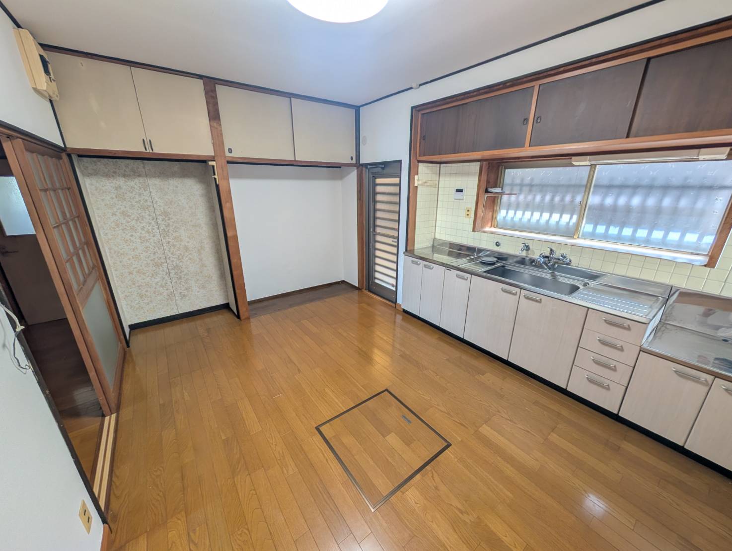 中間市弥生戸建の居間写真