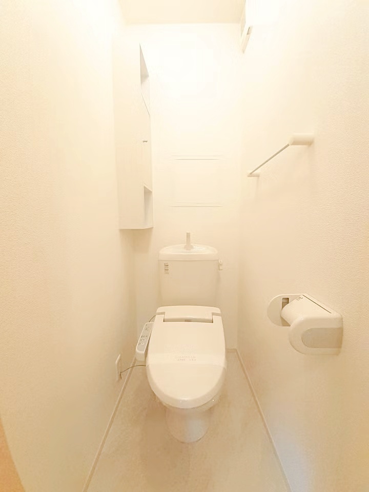 ＪＲ芸備線 矢賀駅 徒歩32分 2階建 築15年のトイレ写真