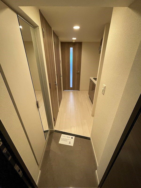 プレサンス新大阪ストリームの玄関写真