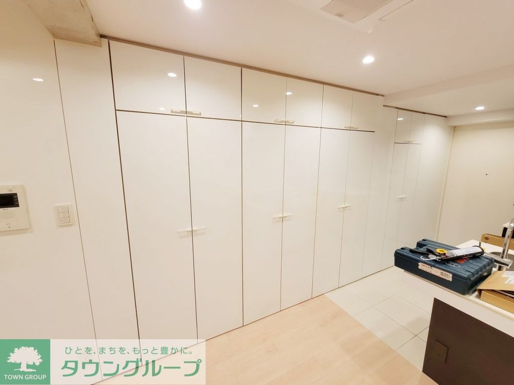 ＪＲ山手線 目黒駅 徒歩7分 3階建 築19年の内装写真