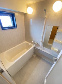 ＪＲ博多南線 博多駅 徒歩12分 15階建 築30年の風呂写真