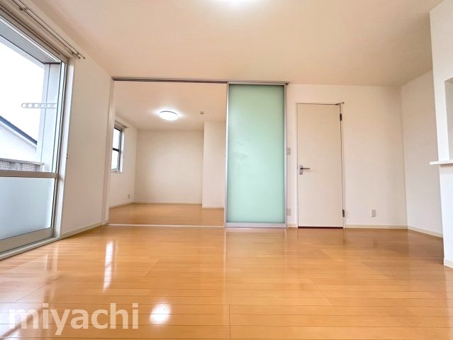 ＪＲ牟岐線 阿波富田駅 徒歩46分 2階建 築18年の居間写真