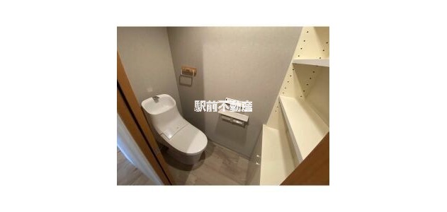 西鉄天神大牟田線 春日原駅 徒歩10分 5階建 築23年のトイレ写真
