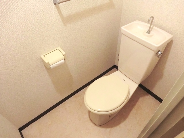 トイレ　別室参考写真です。