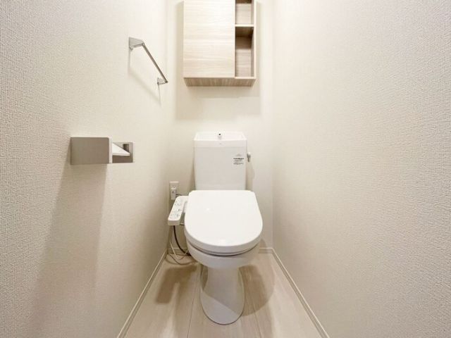 ＪＲ内房線 浜野駅 徒歩18分 3階建 築2年のトイレ写真