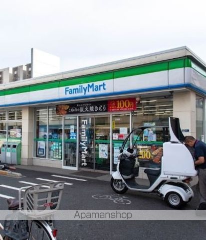 コンビニ　ファミリーマート（コンビニ）まで185m
