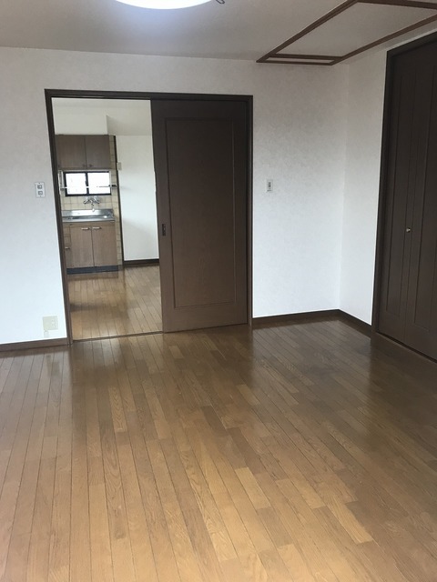 K-COURT芦屋の居間写真