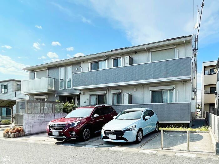 建物外観　駐車場