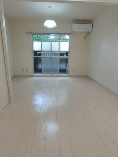 地下鉄名城線 黒川駅 徒歩10分 4階建 築39年の居間写真