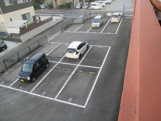 駐車場　駐車場