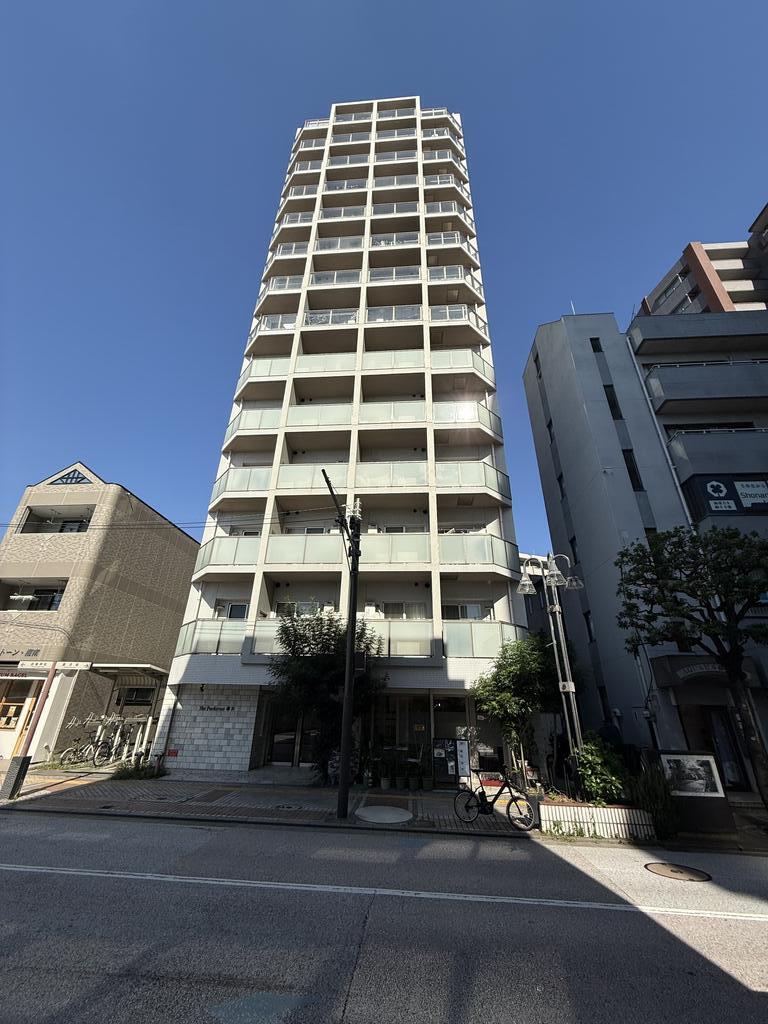建物外観　14階建ての賃貸マンション！！