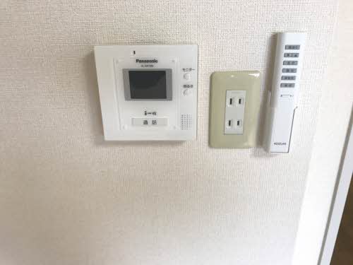 セキュリティ　設備：　カラーＴＶドアホン