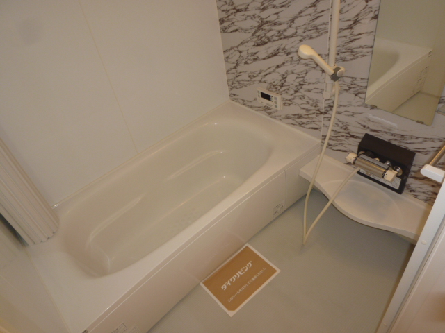 バス・シャワールーム　追い焚きバス