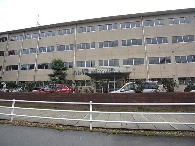 【大垣市八島町のマンションの小学校】