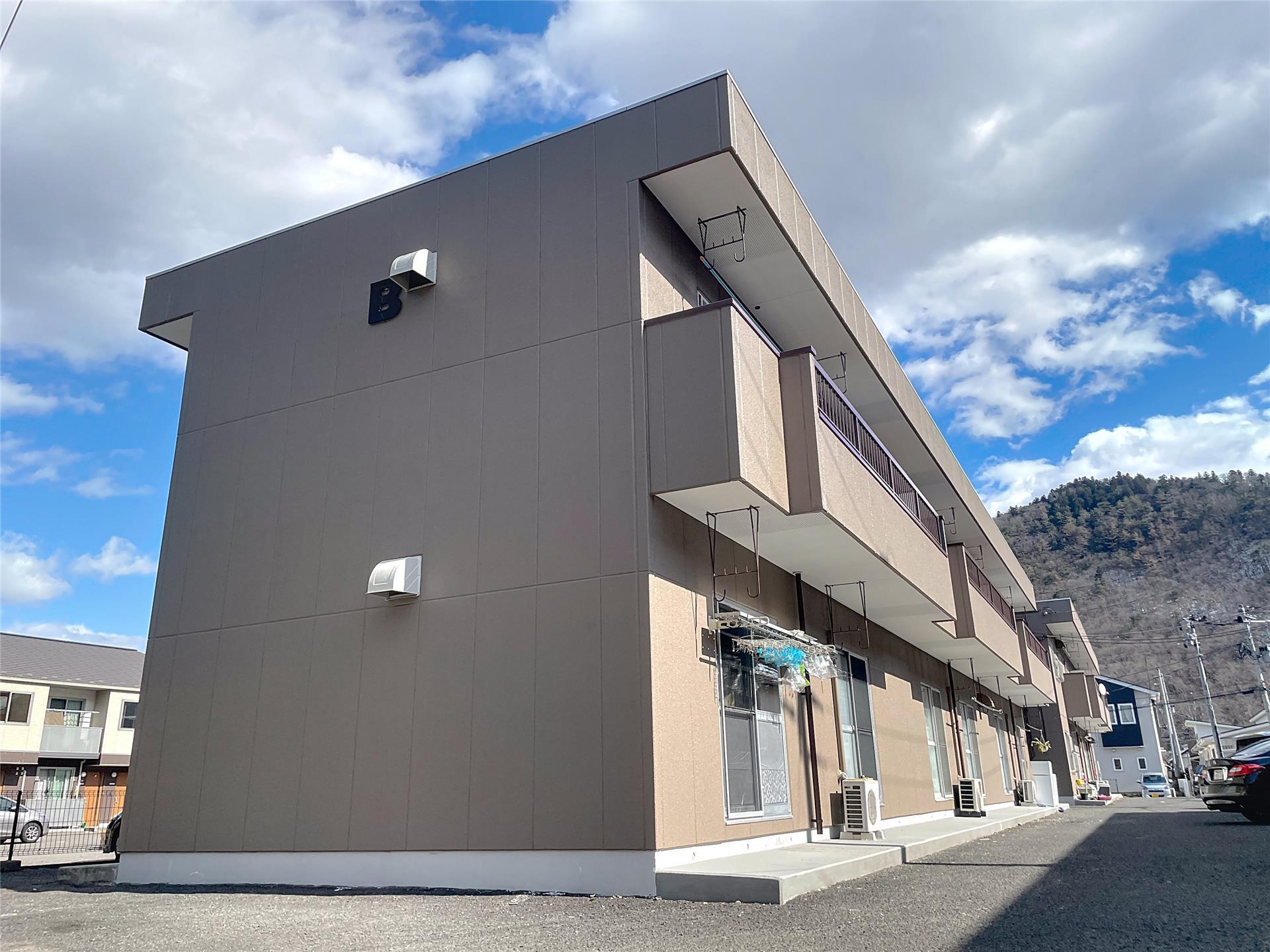 建物外観　仮。雲ない日に取り直し。