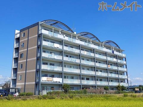 【マンションエルガーデンの建物外観】