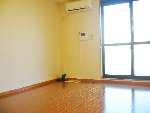 居室・リビング　神領駅徒歩５分！学生様にとってもオススメです♪