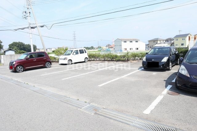 【グリーンフルカマダの駐車場】