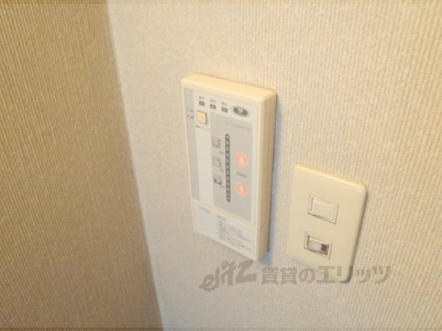 その他設備　給湯器リモコン