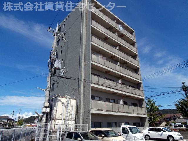 マンションポローニアの建物外観