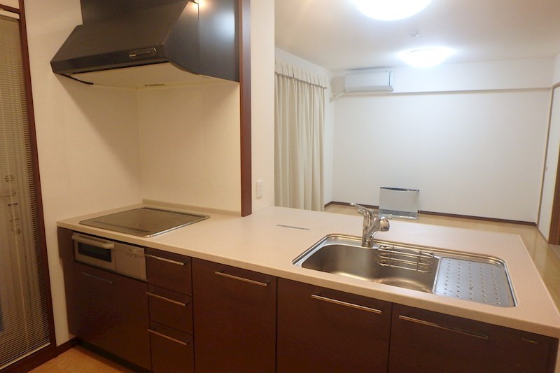 キッチン　3口コンロ