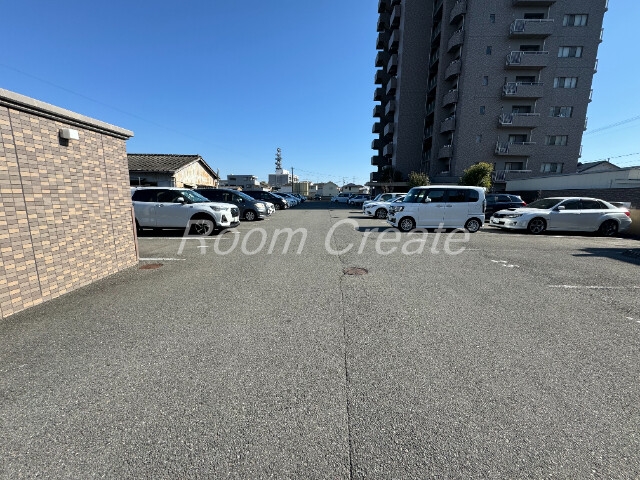 【徳島市吉野本町のマンションの駐車場】