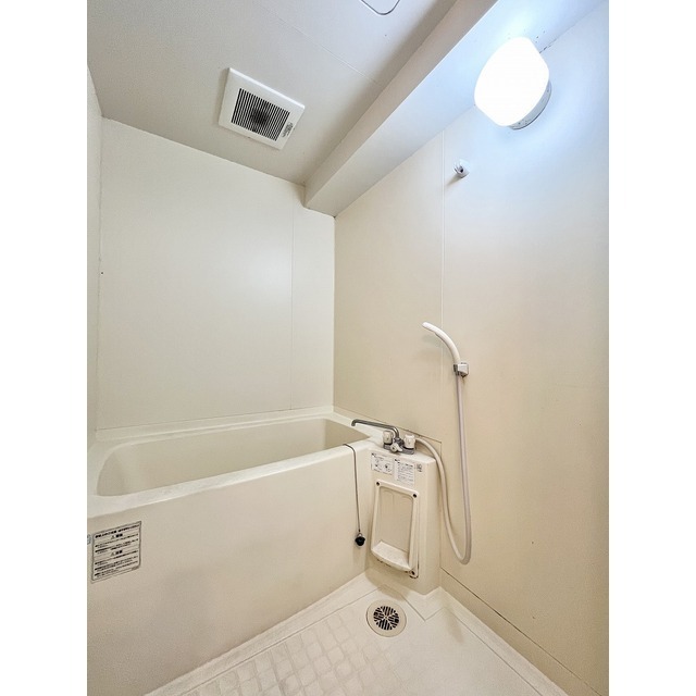 バス・シャワールーム　※同間取り別室の写真となります。