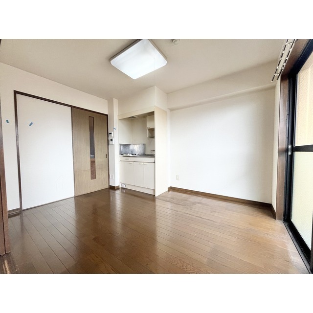 居室・リビング　※同間取り別室の写真となります。