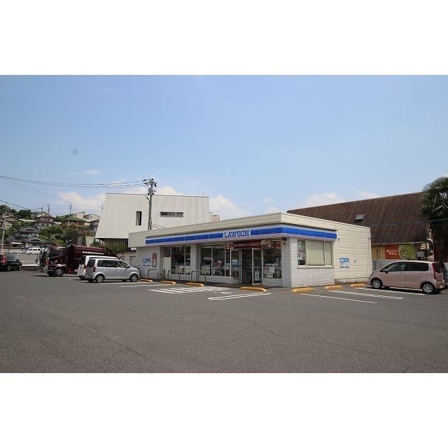 コンビニ　ローソン津山柳通店（コンビニ）まで500m