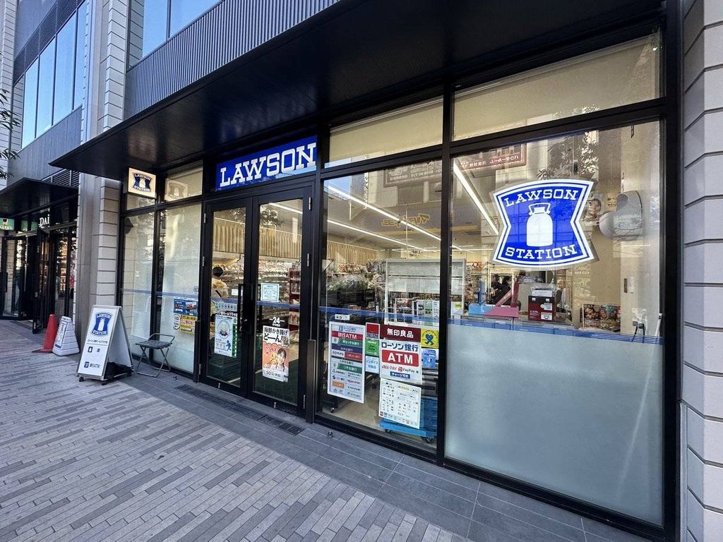 コンビニ　ローソン樹モールプラザ店（コンビニ）まで490m