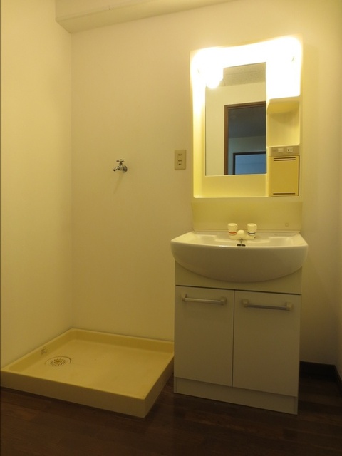 洗面設備　２０１　洗面台　洗濯機置き場