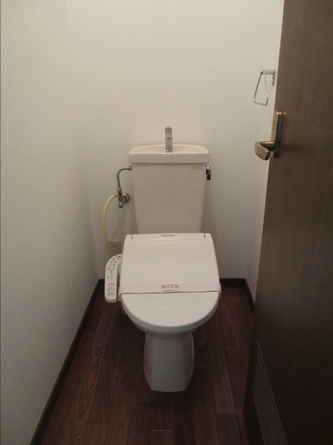 トイレ　２０１　温水洗浄暖房便座トイレ