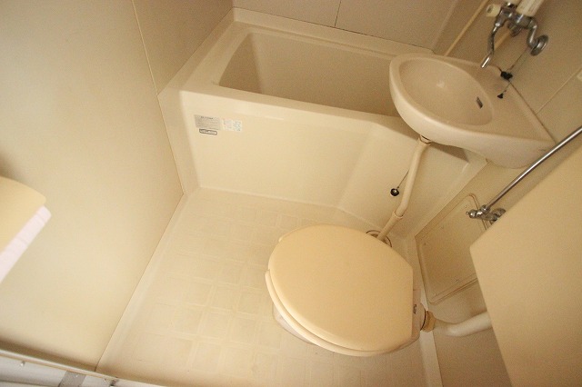 バス・シャワールーム　同物件別号室の写真です。