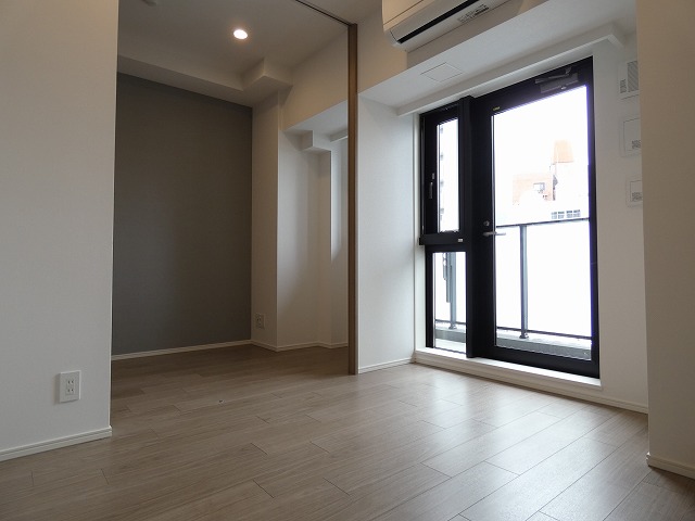 居室・リビング　内観1