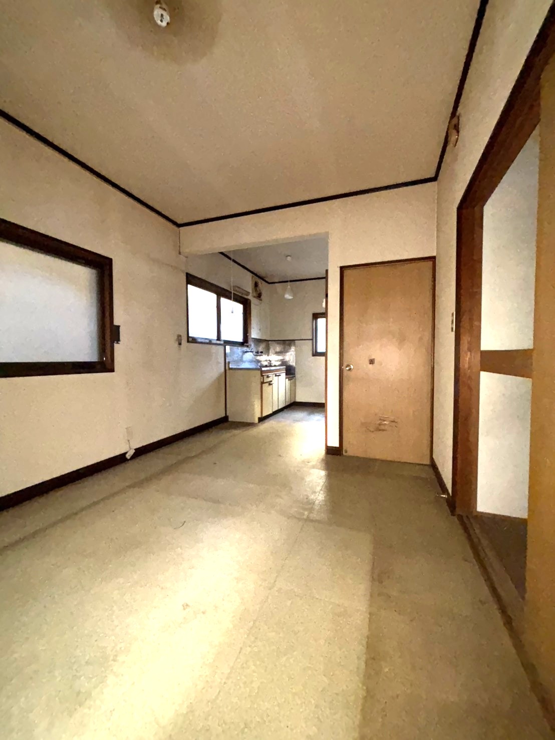 居室・リビング　リビング9帖ございます☆