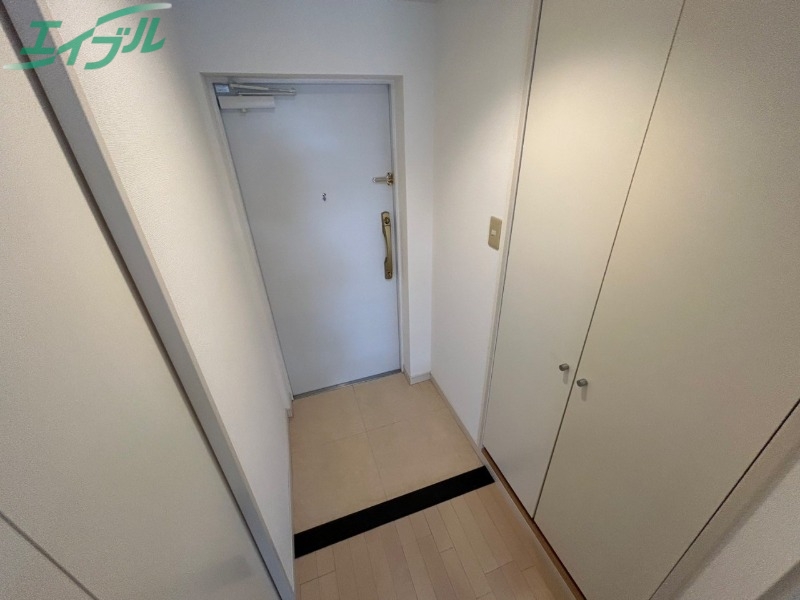 玄関　同型別室のお写真です