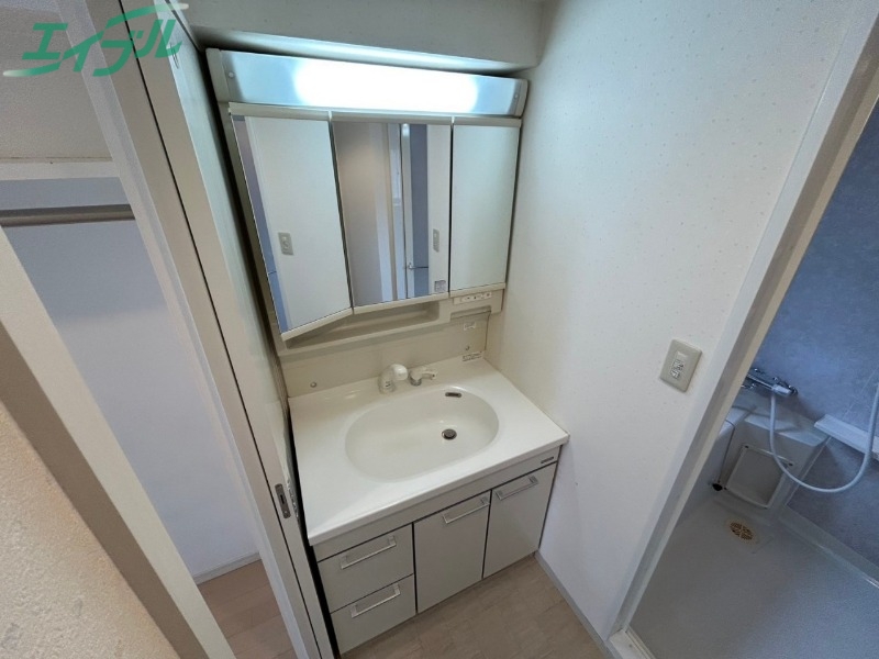 洗面設備　同型別室のお写真です