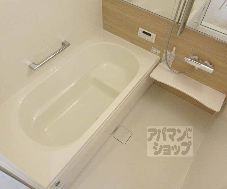 バス・シャワールーム　リラックスできるバスルーム・