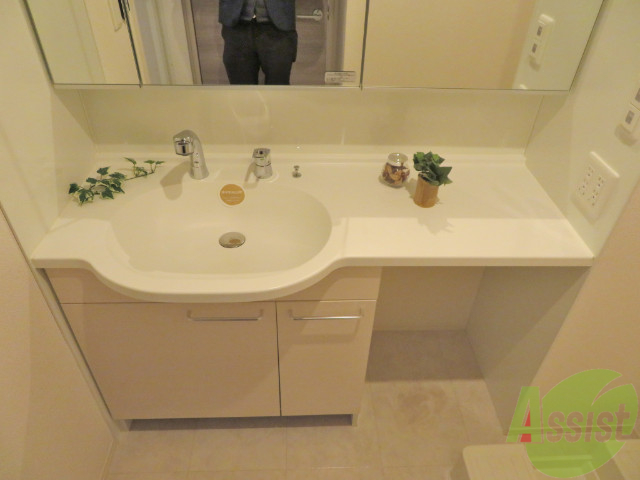 洗面設備　洗面台は独立していて、使いやすそうです。