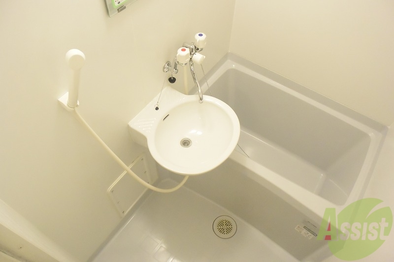 バス・シャワールーム　一日の疲れを癒せます！！