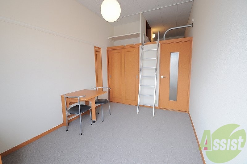 居室・リビング　２Ｆは絨毯です！！