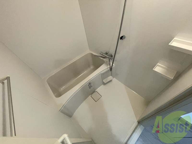 バス・シャワールーム　お風呂になります。一日の疲れを癒してくださいね。